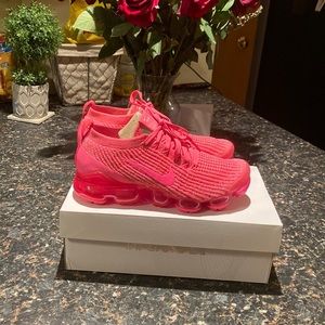 Nike Vapormax FlyKnit 3 in Hyper Pink Size 7.5 Womens